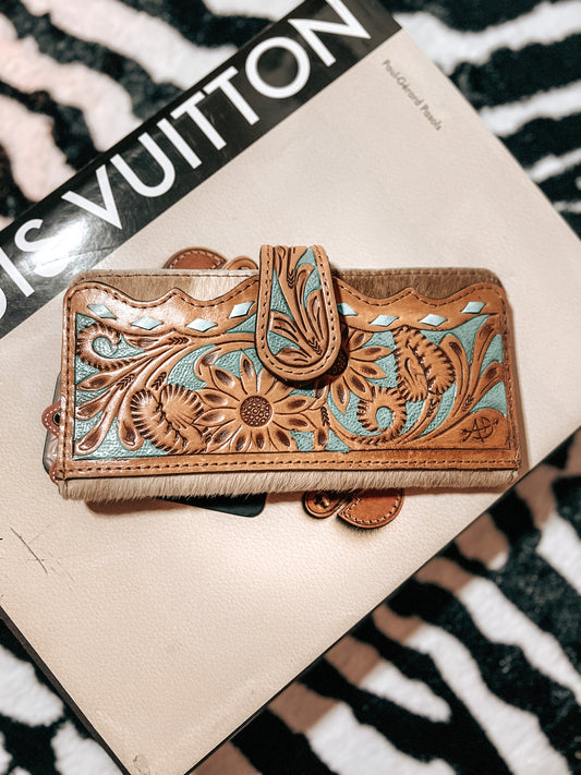 Rowdy Crowd Turquoise Wallet