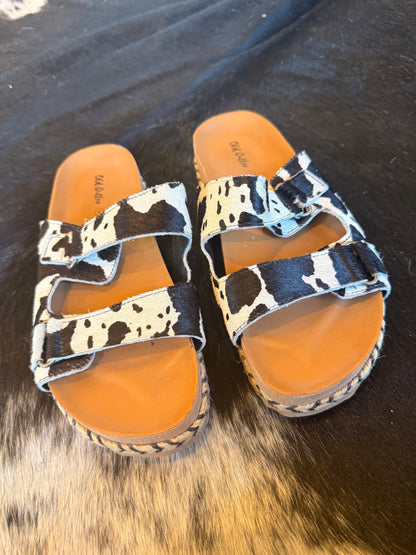 Cowhide Slide Sandals — Size 9 (used for product photos)