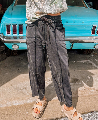MINERAL WASH BARREL PANTS (Black)
