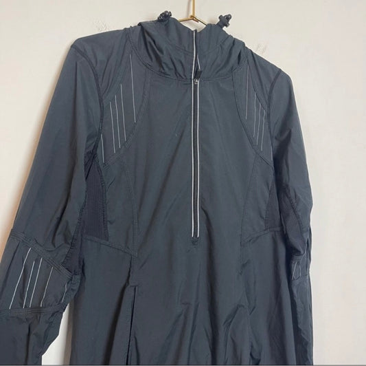 Lululemon size 4 Windbreaker