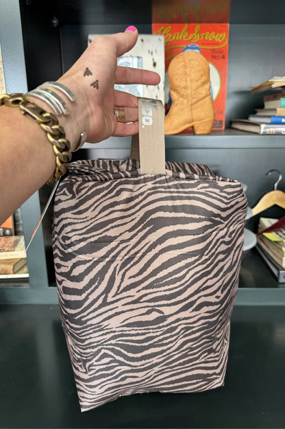 THAT TRAVELER BAG *ZEBRAHH