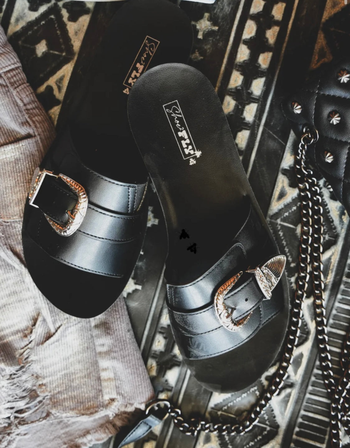 SLICK SANDAL SLIDES