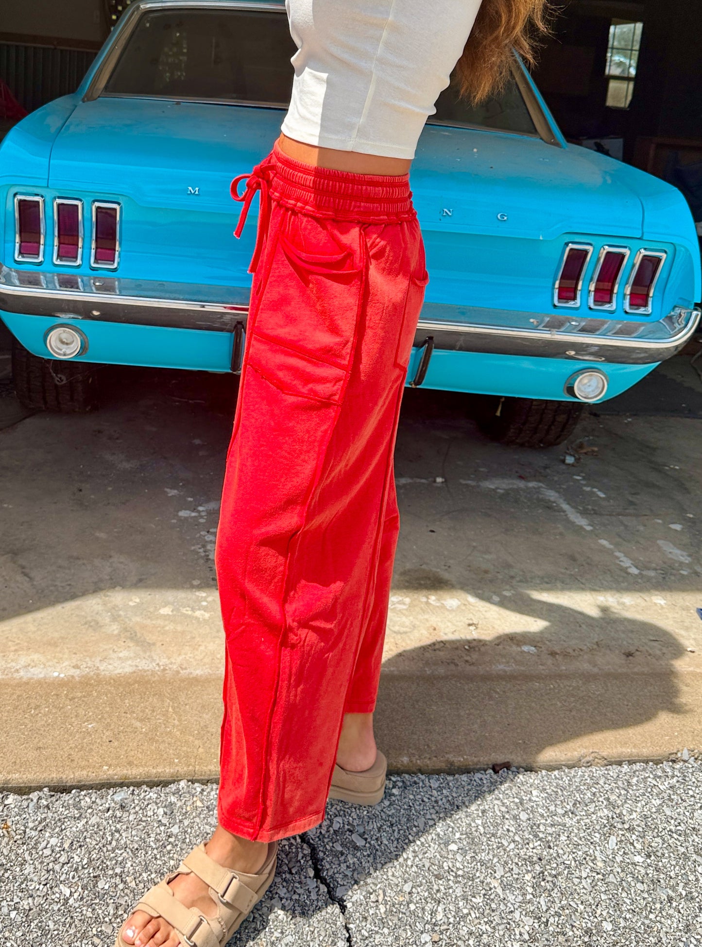MINERAL WASH BARREL PANTS (Red)