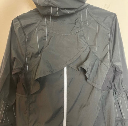 Lululemon size 4 Windbreaker